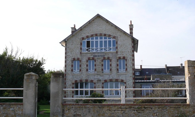 Grandcamp-Maisy House | Delightful villa leading from the garden directly onto the beach