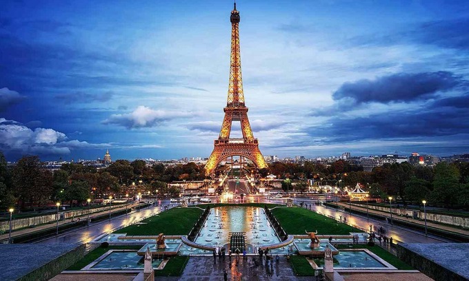 Faubourg-du-Roule Apartment | Deluxe 2 Bedroom Suite at Champs Élysées Avenue