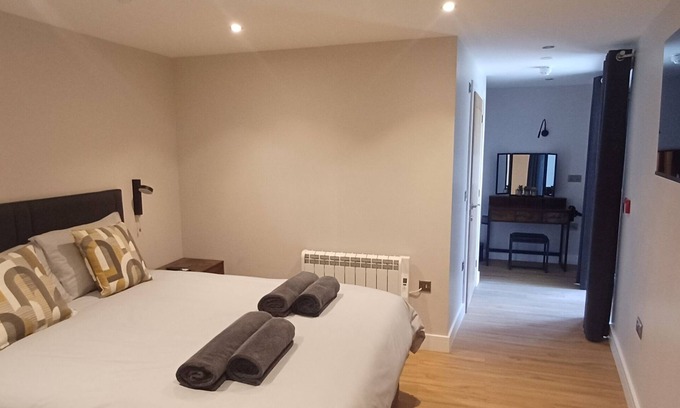 Ely Apartment | Deluxe Apartment - City View