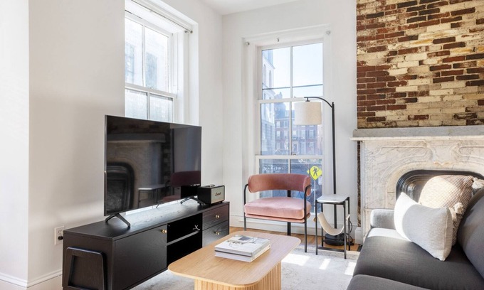 Beacon Hill Apartment | Deluxe Beacon Hill 2BR w/W/D, nr Boston Common, by Blueground
