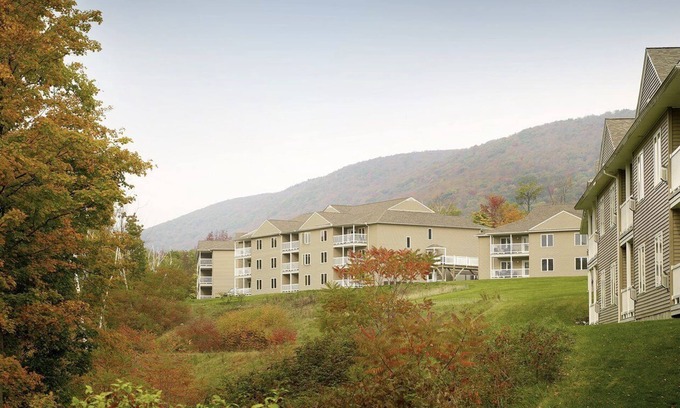 Hancock Resort | Deluxe One Bedroom and One Bathroom with Full Amenities