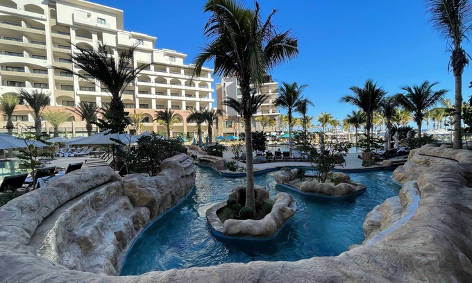 Chula Vista Resort | Deluxe Studio @ Villa la Valencia Beatiful Beach Front Condo with full service
