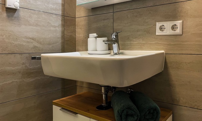 Stuttgart Apartment | Deluxe Studio Nahe Flughafen/messe Stuttgart mit Parkplatz