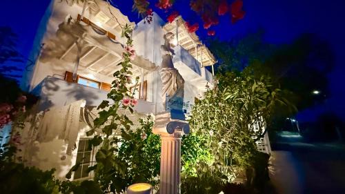 Adamas Apartment | Deluxe Studios & Suites Ageri-Milos