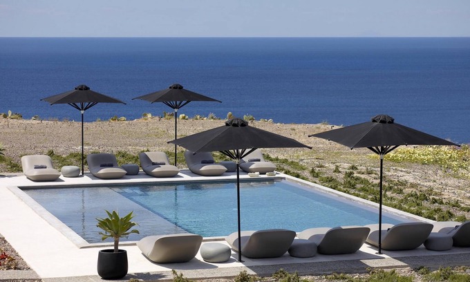 Akrotiri House | Deluxe Suite with Outdoor Heated Jacuzzi