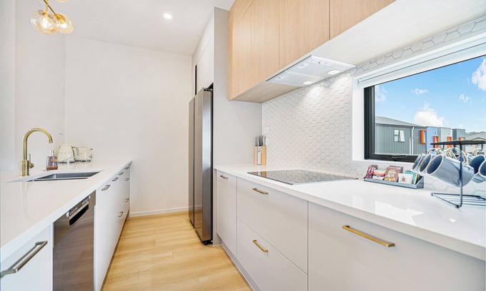 Flat Bush House | Deluxe Three-Bedroom House with Barry Park view Unit 31