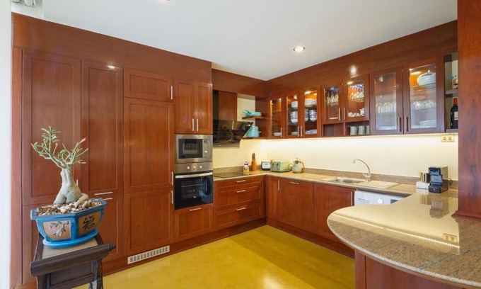 Old City House | Deluxe Town House in the Old City