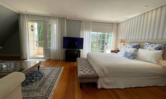 Camargo Villa | Deluxe Villa With Swimming Pool,garden and Spa, 6 km to the Beach