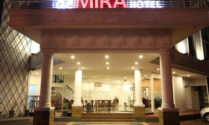 Gubeng Hotel | DeMira Hotel