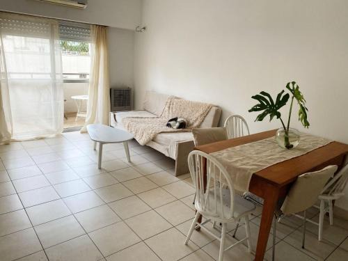 Buenos Aires Central Business District Apartment | Departamento México - Luz y Tranquilidad