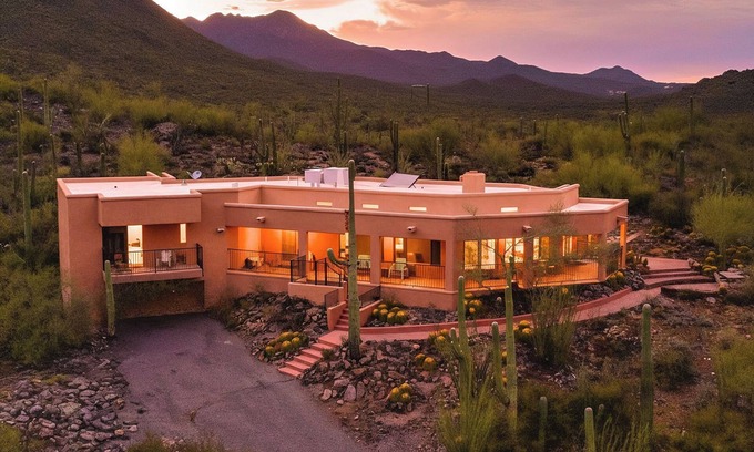Casas Colina Cabo House | Desert Paradise at Trails End with beautiful desert and mountain views