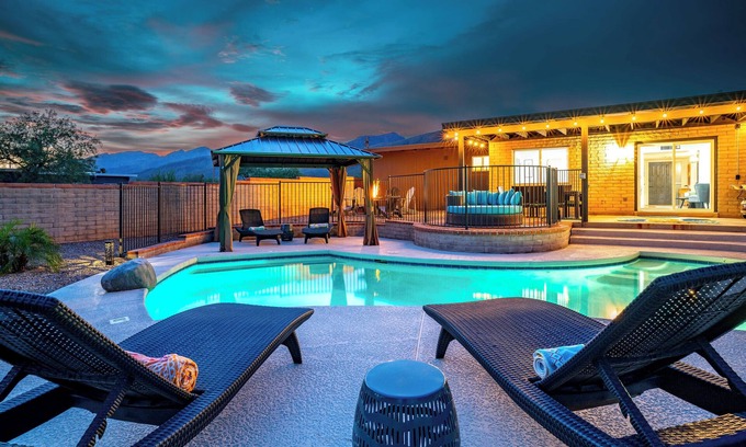 Tanque Verde House | Desert Skies - Beautiful private Tucson home with great mountain views & pool