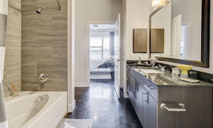 Dallas Design District Apartment | Design District Condo with amazing pool view