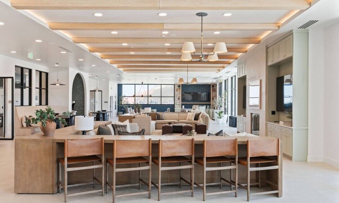 Downtown Salt Lake City Apartment | Designer 1BR with Pool and Htub