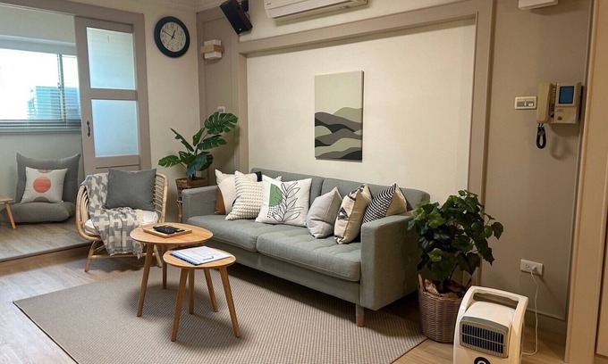 Banqiao Apartment | Designer Apartment 750SF at Best Location New Taipei City