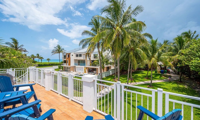 Juno Beach Condo | Designer Beachside Serenity– Steps to the Beach!