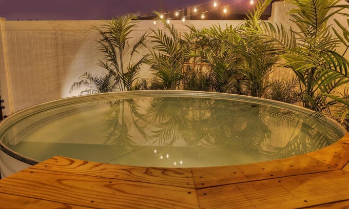 Carlsbad House | Designer Coastal Paradise w Pool - Steps to Beach