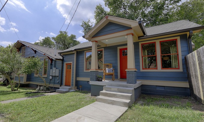 Belmont - Hillsboro House | Designer cottage in lively 12 South neighborhood