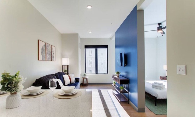 Cleveland Apartment | Designer Studio | Cleveland Clinic | Free Garage