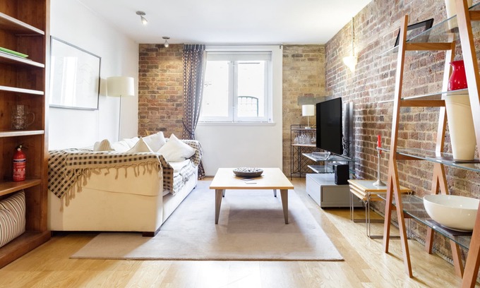 Cathedrals Apartment | Designer Warehouse Two Bedrooms Converted, London Bridge