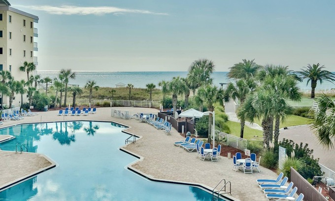 Fort Walton Beach Apartment | Destin west, Ocean view, walk to the beach, lazy river, hot tubs and 7 pools