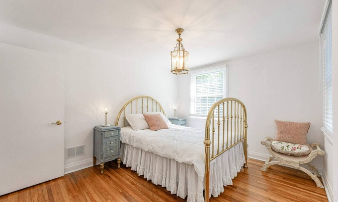 Burlington House | Detached 3 Bedroom Luxury home in Burlington