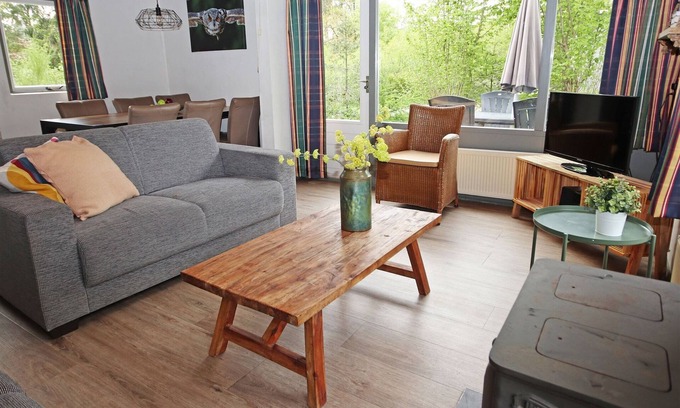 Appelscha House | Detached bungalow with fireplace, in Appelscha