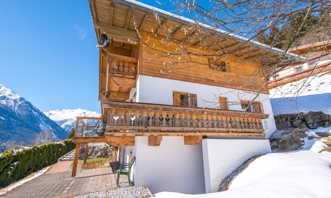 Wald im Pinzgau Ski Chalet | Detached chalet with terrace and views