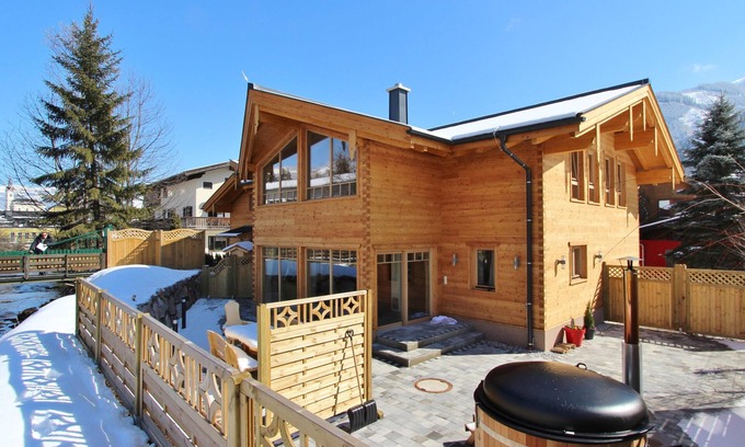 Kaprun Ski Chalet | Detached chalet in Kaprun with sauna and hot tub