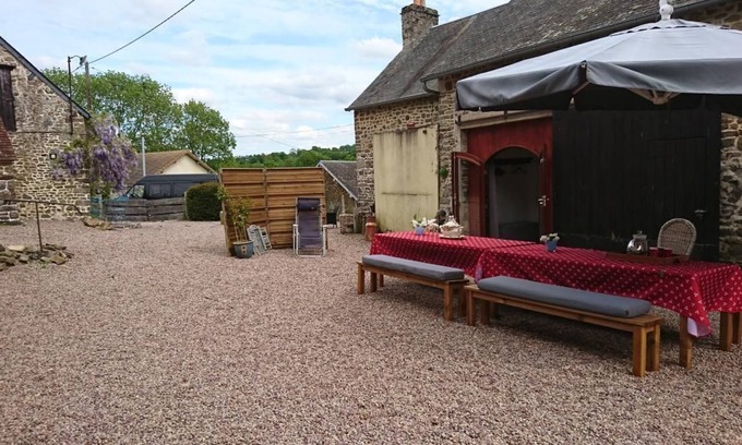 Menil-Vin House | Detached holiday home Gite Rouge