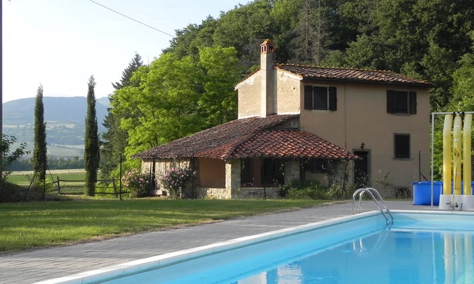 Bibbiena House | Detached house in an old farm