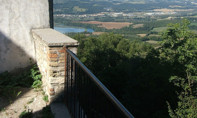 Guadamello House | Detached house in the small medieval village