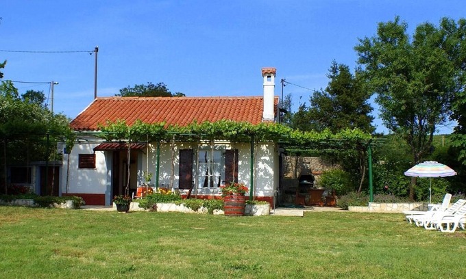 Salakovci House | Detached house Violeta with a extensive garden