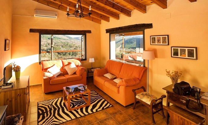 Berzocana Cottage | Detached house with 2 bedrooms overlooking the valley (A2)