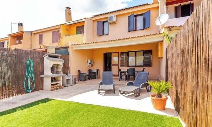 Capitana House | Detached villa with garden near the Sea, South Sardinia