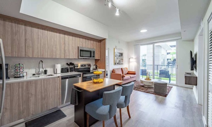 Golden Glades Apartment | Devereaux North Miami 2 Bedroom