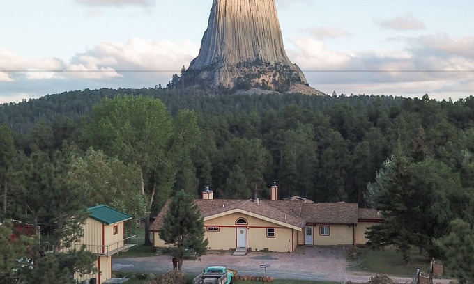 Devils Tower Bed & Breakfast | Devils Tower Lodge