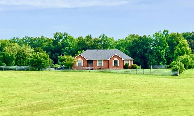 Sparta House | Diamond Sky , Centrally located between Cookeville & Sparta