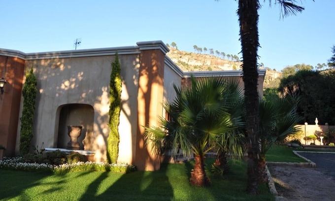 Ficksburg House | Die Kersiehuis