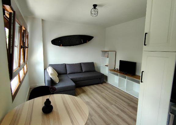 Salinas Apartment | Digital Nomad Paradise - Garaje/PC monitor