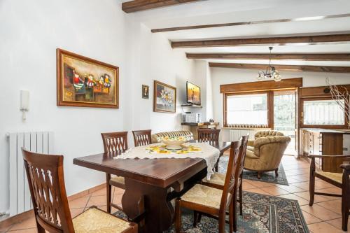 Camigliatello Apartment | Dimora Felis by Rentbeat