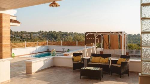 Putignano House | Dimora Home Sweet Home, with pool