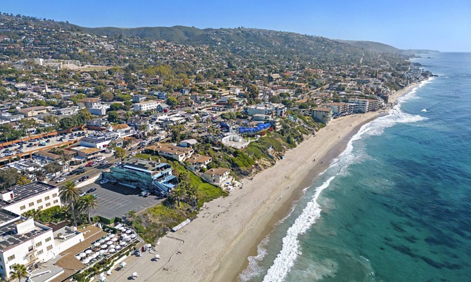 Laguna Beach Condo | Direct Beach access/Ocean View Performing Arts Haven