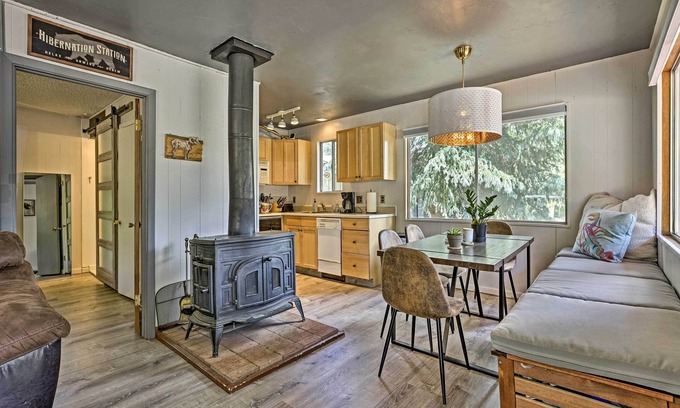 Grand Lake Cabin | Direct Beach Access: Grand Lake Cabin w/Deck!