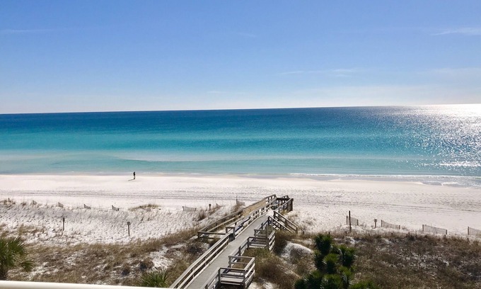 Fort Walton Beach Condo | Direct Beach Front, Free Beach Service, Exceptionally Clean, Amazing Reviews!