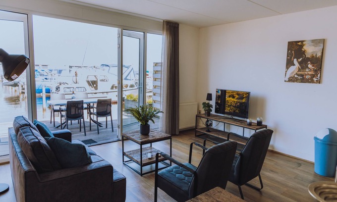 Municipality of Uitgeest House | Directly on the water, between Alkmaar and Amsterdam