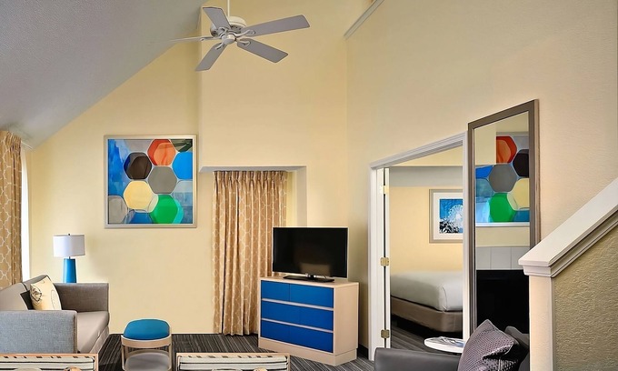 Chesterfield Hotel | Discover Attractions: Family Comfort, On-Site Amenities for a Memorable Stay