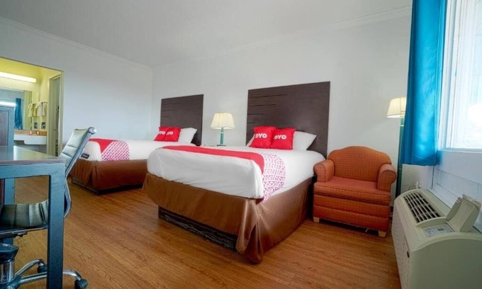 Kingsville Hotel | Discover Pet Friendly Room With Free Parking Near King Ranch Museum