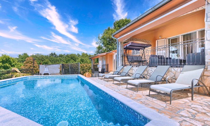 Loborika Villa | Discover the tranquillity of the secluded Villa Flora