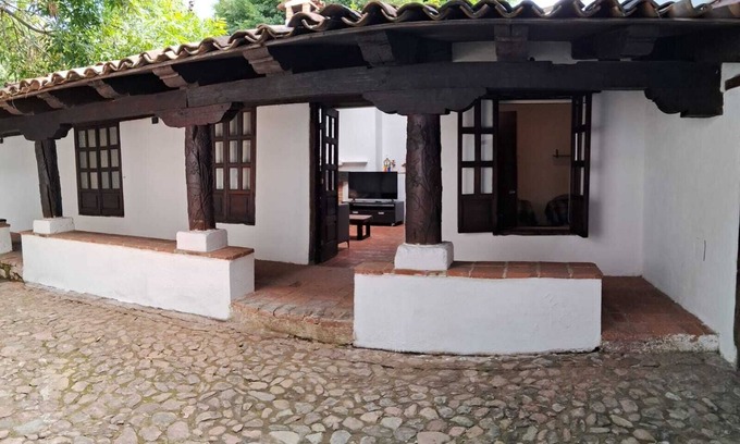 Santa Maria Ahuacatlan Apartment | Disfruta de Chimenea y Jardin